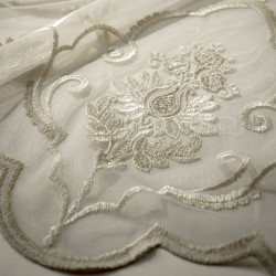 Zámecká záclona Serenity od Sarelli